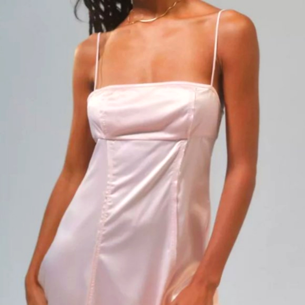 NWT/ UO Raffia Barbie Pink Woven Pouch